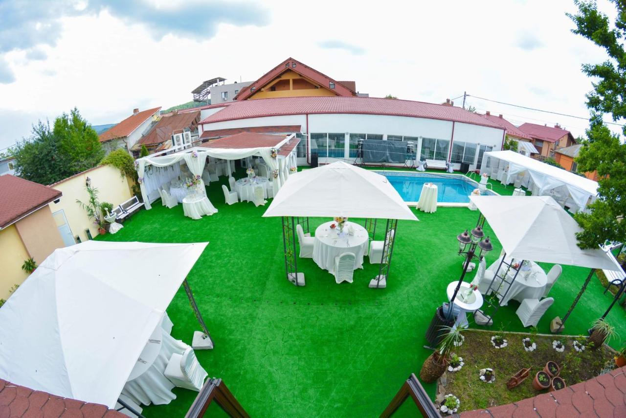 Hotel Pensiune Valentina Râmnicu Vâlcea Exterior foto