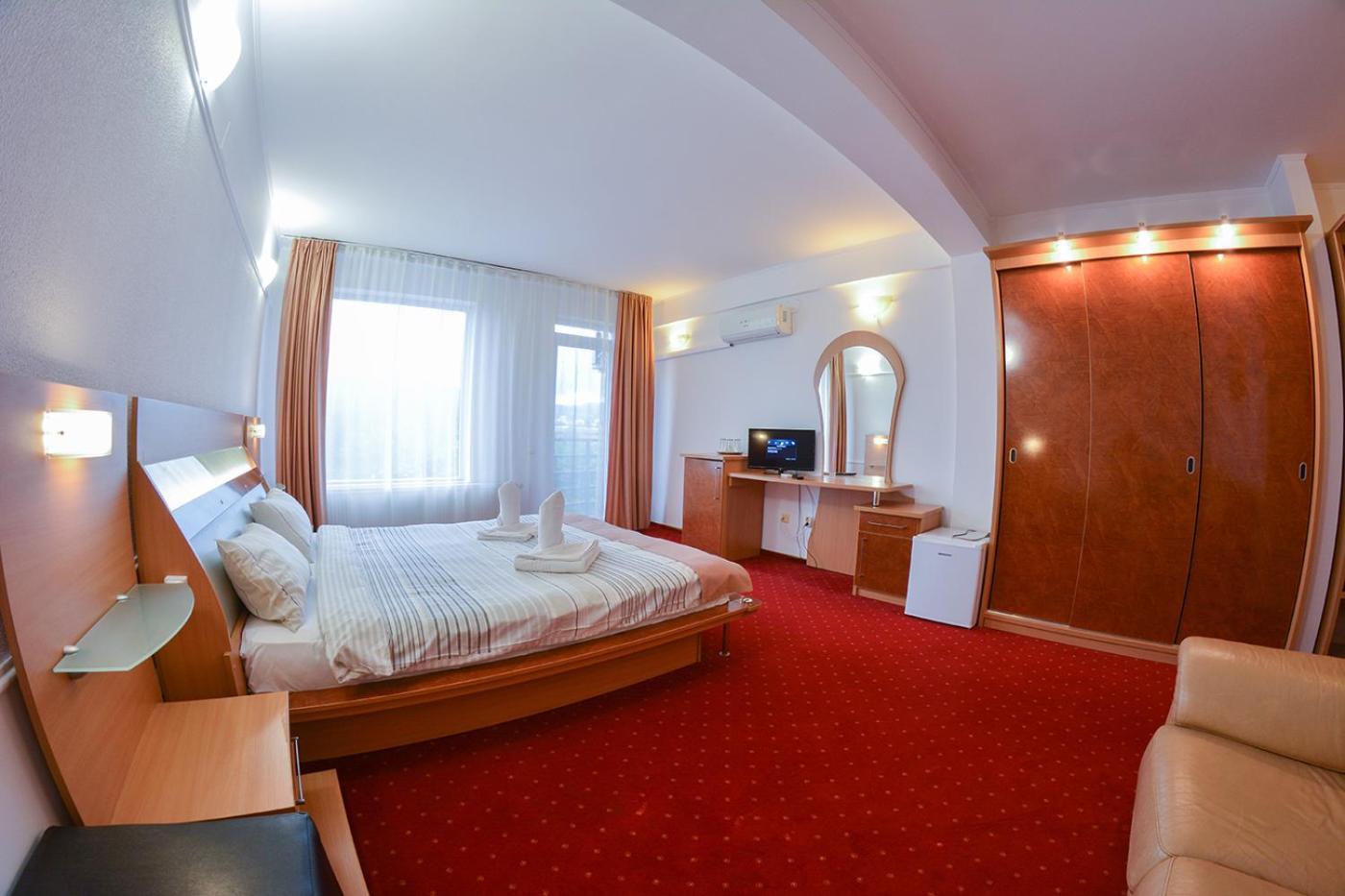 Hotel Pensiune Valentina Râmnicu Vâlcea Exterior foto