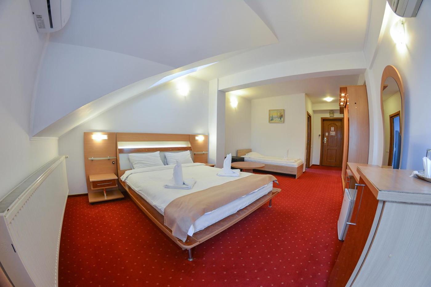 Hotel Pensiune Valentina Râmnicu Vâlcea Exterior foto