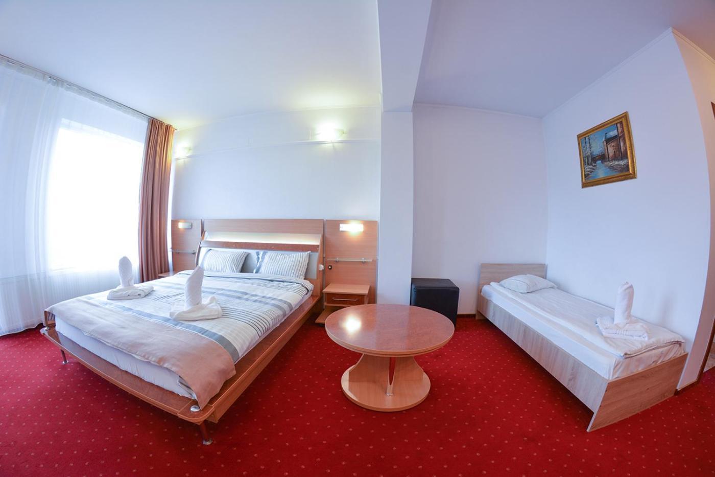 Hotel Pensiune Valentina Râmnicu Vâlcea Exterior foto