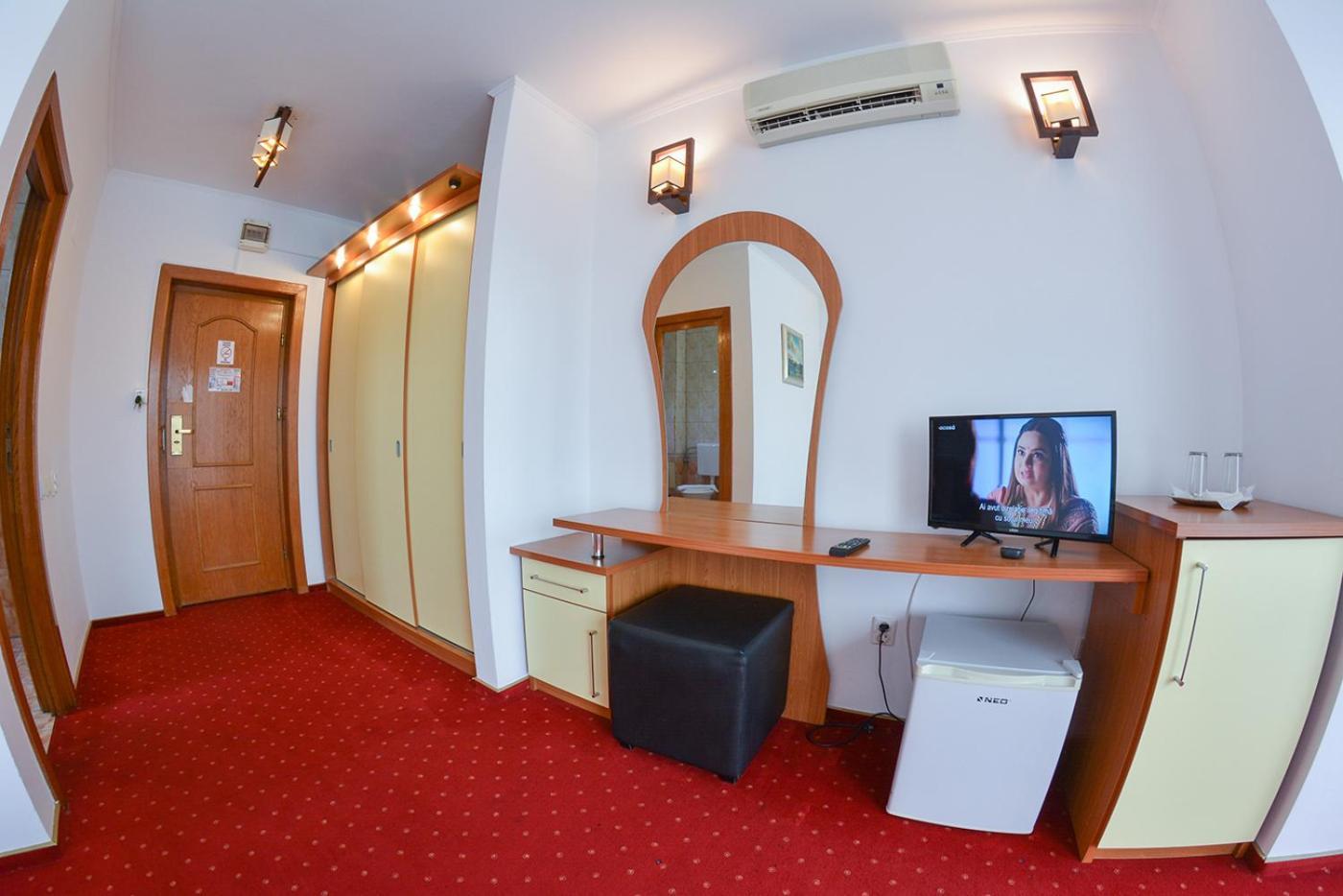 Hotel Pensiune Valentina Râmnicu Vâlcea Exterior foto