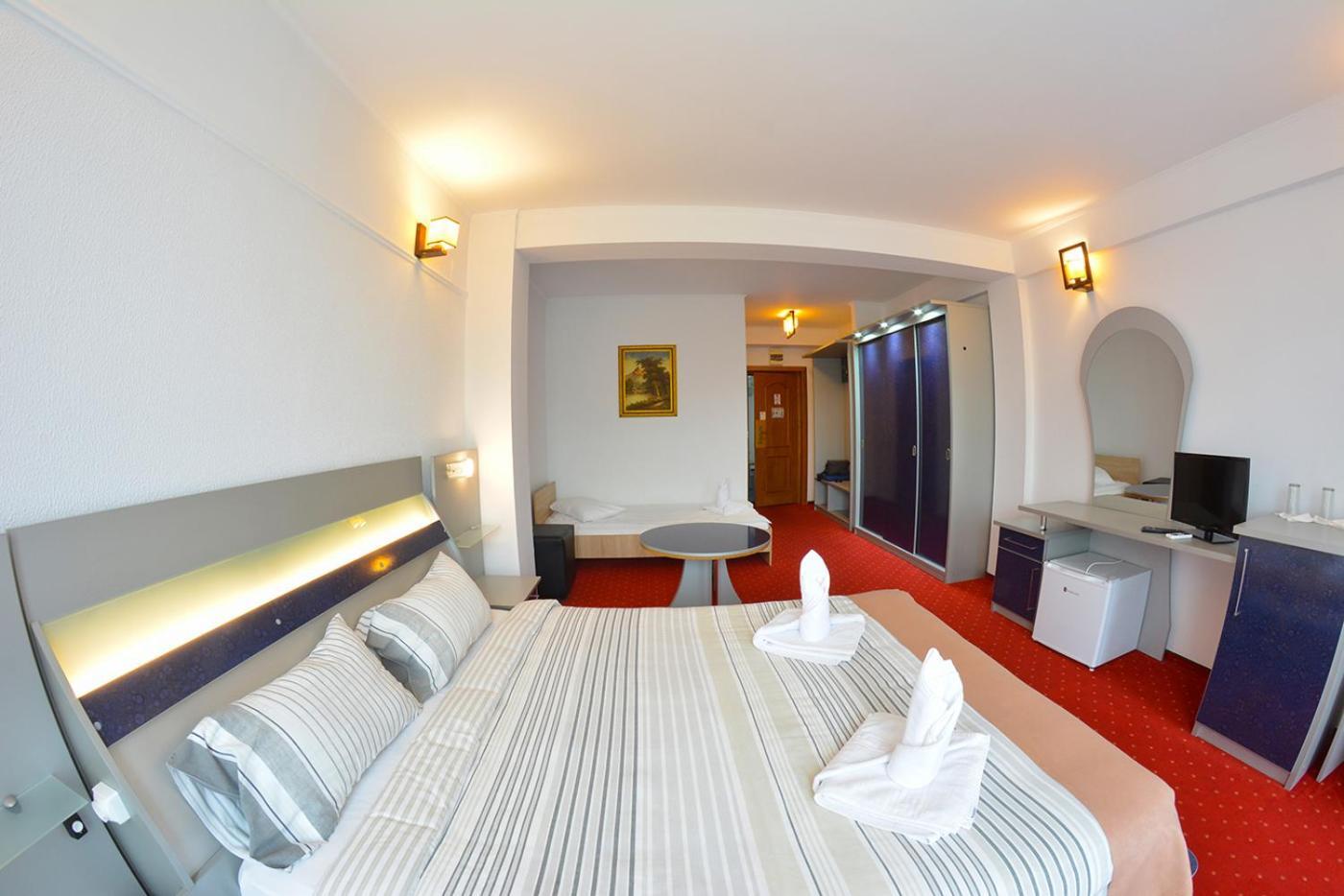 Hotel Pensiune Valentina Râmnicu Vâlcea Exterior foto