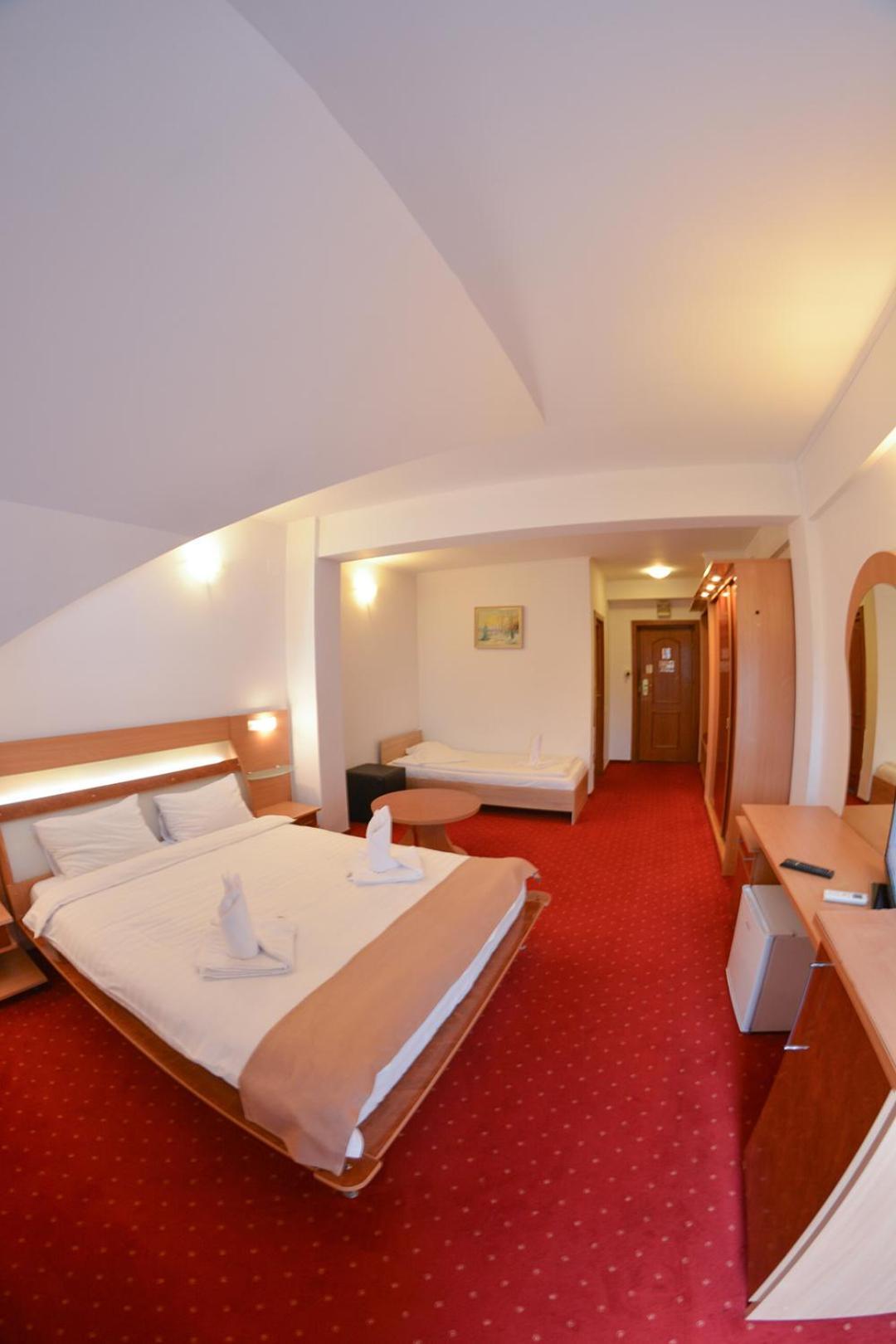 Hotel Pensiune Valentina Râmnicu Vâlcea Exterior foto
