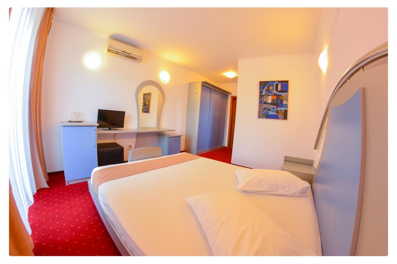 Hotel Pensiune Valentina Râmnicu Vâlcea Exterior foto