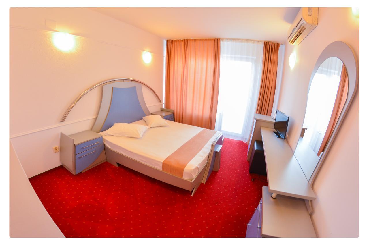 Hotel Pensiune Valentina Râmnicu Vâlcea Exterior foto