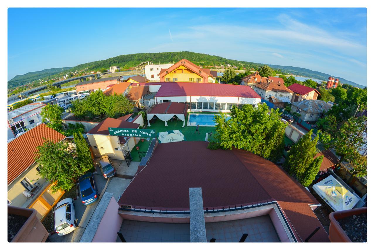 Hotel Pensiune Valentina Râmnicu Vâlcea Exterior foto